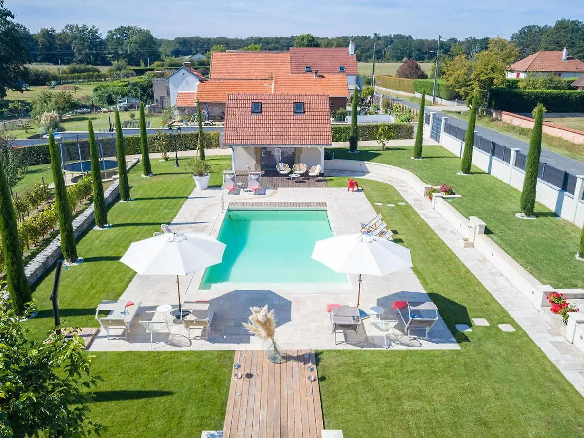 Hauterive  Maison Avec Piscine Chauffee, Clim Et Jardin - Hauterives - Fr-1-489-203 0*, Hauterive (Allier) צרפת